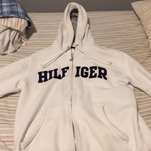 Tommu Hilfiger white sweatshirt